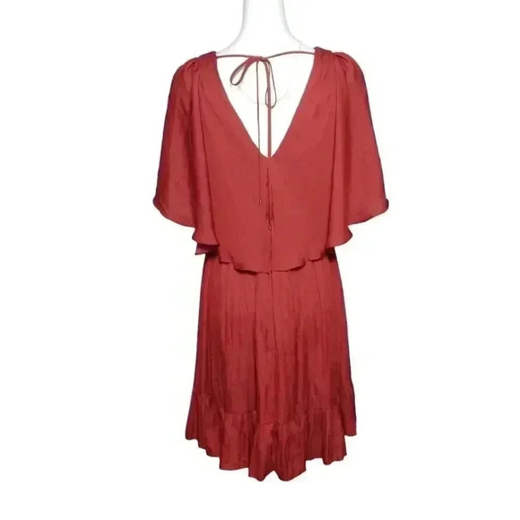 Halston Heritage Flowy Mini Dress Currant Red Cape Sleeve Deep V-Neck Size 6 - Picture 3 of 7